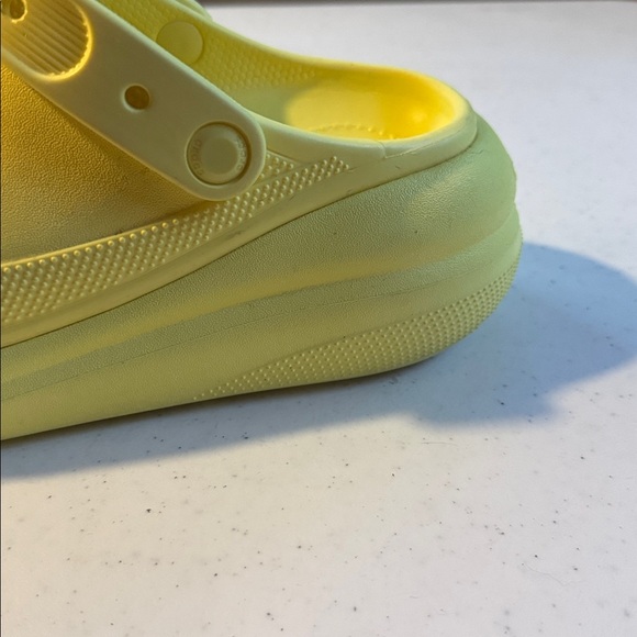 Crocs - Picture 2 of 4